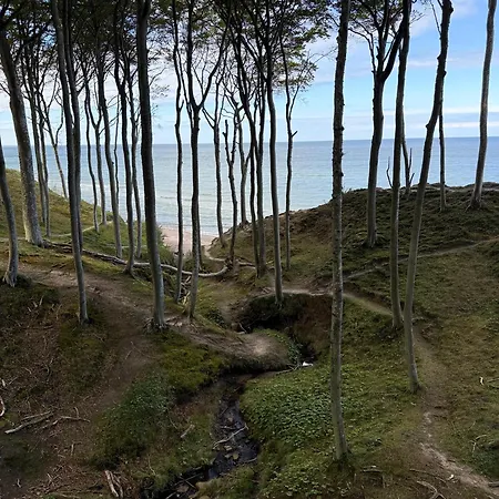 Stodoły Północ Debina (Ustka)
